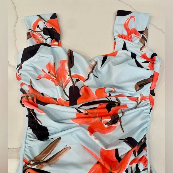 Like New Albion Bathing Suit - Size Small - Picture 2 of 8